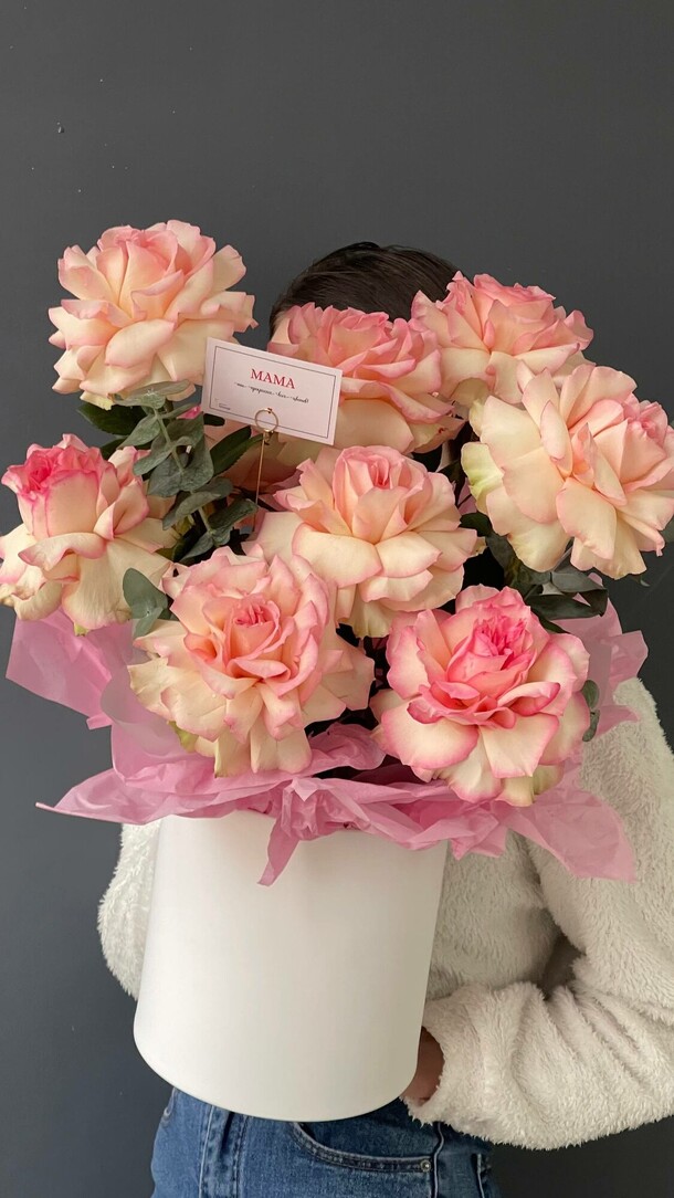 9 ажурных роз сорта эсперанс, артикул F1490438 - 6000 рублей, доставка по городу. Flawery - доставка цветов