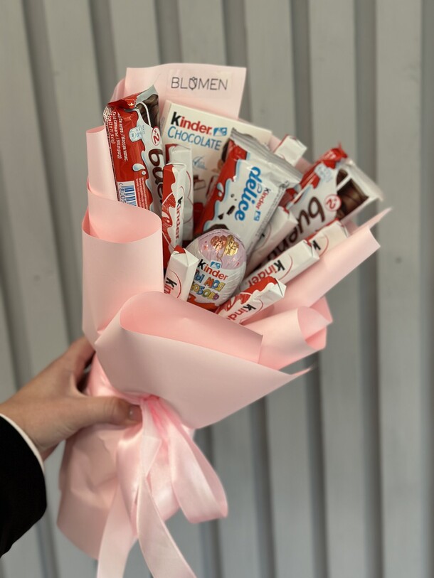 Букет kinder, артикул F1420677 - 3025 рублей, доставка по городу. Flawery - доставка цветов