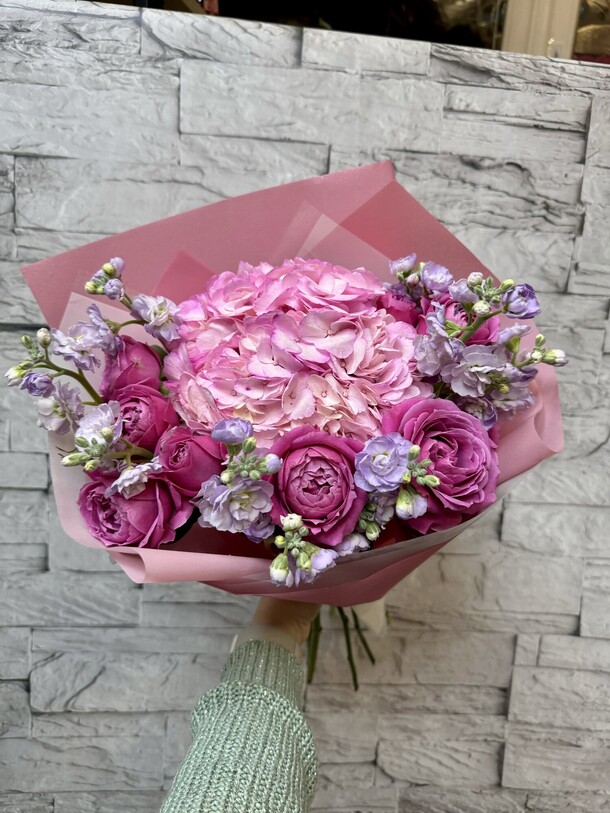 “розовая нежность”, артикул F1260876 - 5950 рублей, доставка по городу. Flawery - доставка цветов