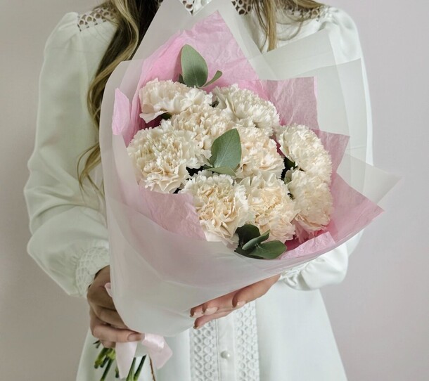 Букет нежного,воздушного диантуса, артикул F1355695 - 2795 рублей, доставка по городу. Flawery - доставка цветов