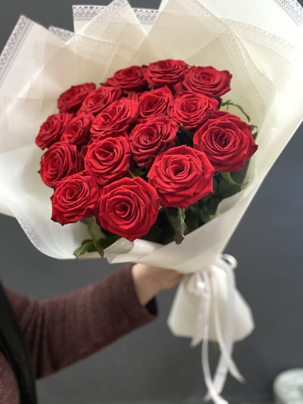 Букет 17 роз #3, артикул F1266561 - 11950 рублей, доставка по городу. Flawery - доставка цветов