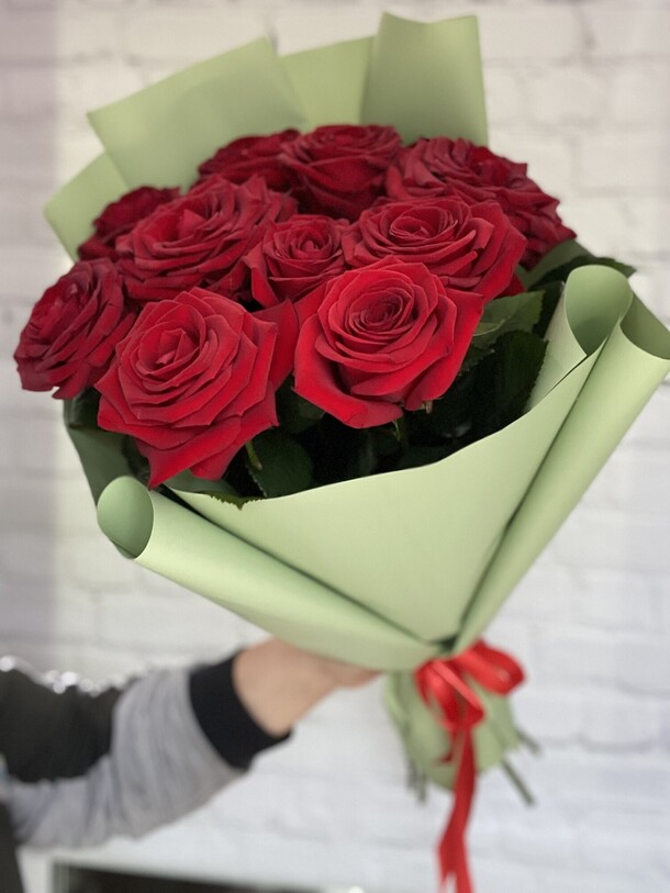 Ароматный букет из 11 роз, артикул F1289399 - 6900 рублей, доставка по городу. Flawery - доставка цветов