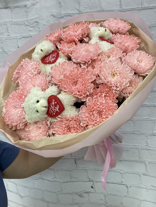 Букет с плюшевыми мишками #82, артикул F1312038 - 5500 рублей, доставка по городу. Flawery - доставка цветов