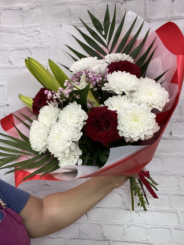 Букет #83, артикул F1312044 - 5970 рублей, доставка по городу. Flawery - доставка цветов