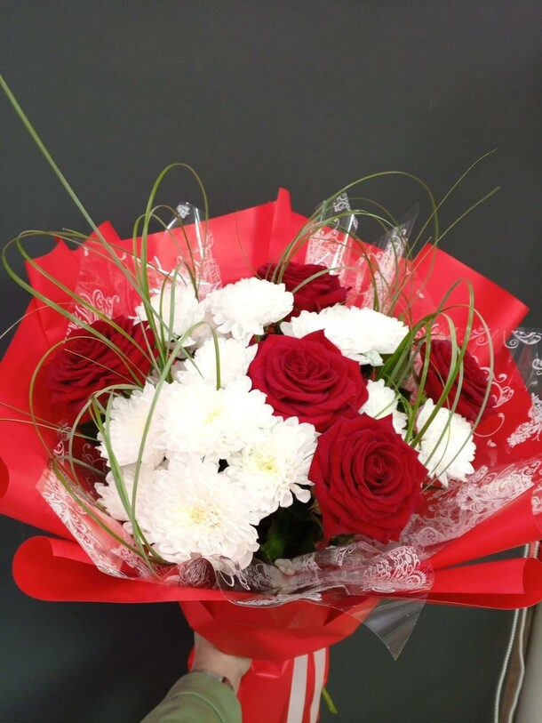 Букет "для королевы", артикул F1320857 - 6500 рублей, доставка по городу. Flawery - доставка цветов