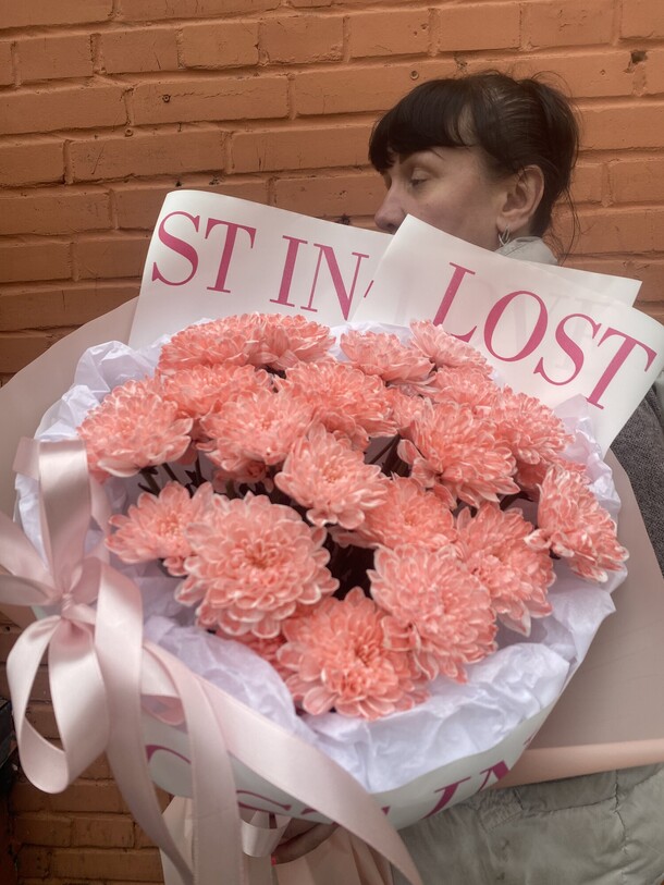 Букет «воздушный поцелуй 💋», артикул F1330217 - 3900 рублей, доставка по городу. Flawery - доставка цветов