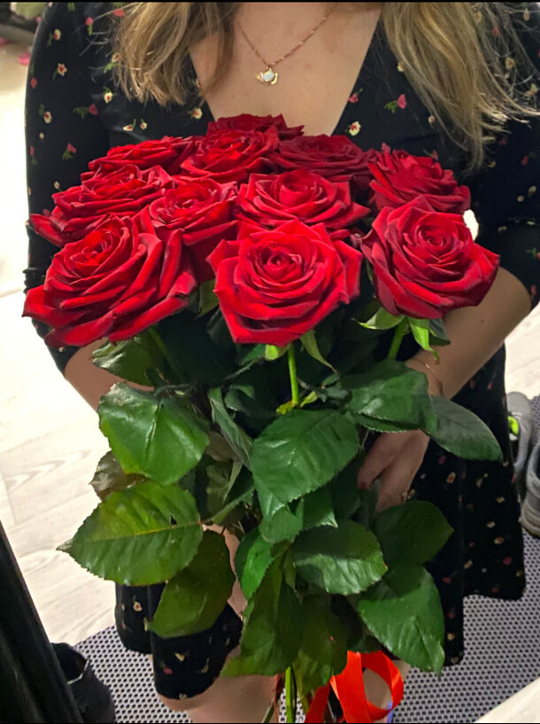 Букет ароматных роз, артикул F1339396 - 6800 рублей, доставка по городу. Flawery - доставка цветов