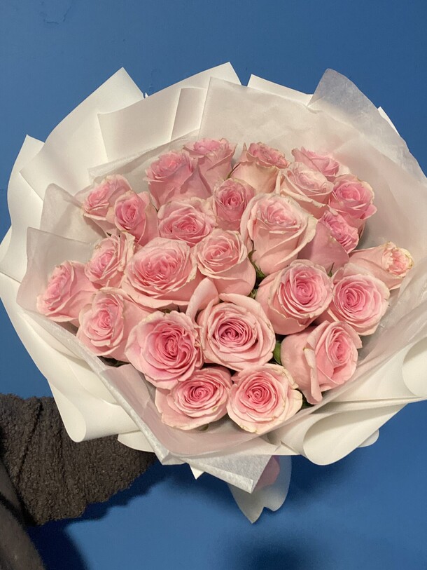 25 розовых роз кенмюия, артикул F1370131 - 5500 рублей, доставка по городу. Flawery - доставка цветов