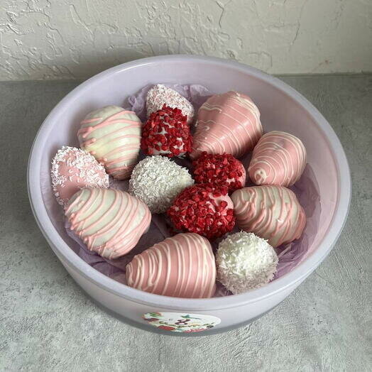 Клубника в шоколаде - 9 ягод, артикул F1532443 - 3300 рублей, доставка по городу. Flawery - доставка цветов