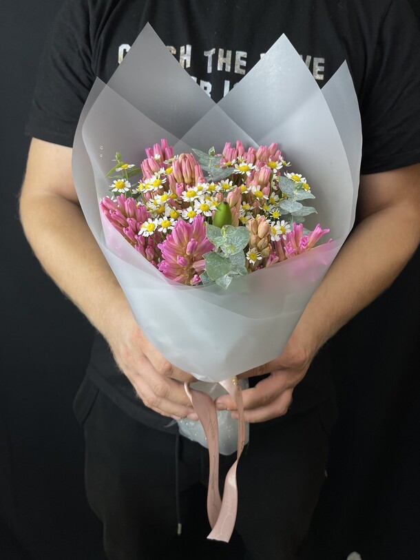 Букет «аромат» ( гиацинт , ромашка), артикул F1326515 - 3500 рублей, доставка по городу. Flawery - доставка цветов