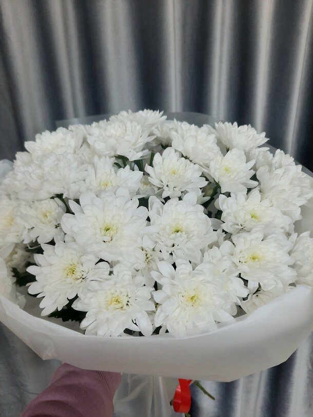 Букет из кустовых хризантем, артикул F1387512 - 3750 рублей, доставка по городу. Flawery - доставка цветов