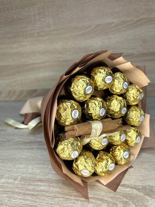 Букет роше, артикул F1305905 - 2651 рублей, доставка по городу. Flawery - доставка цветов