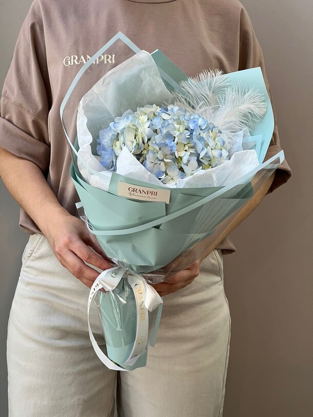 Голубая гортензия, артикул F1371566 - 2200 рублей, доставка по городу. Flawery - доставка цветов