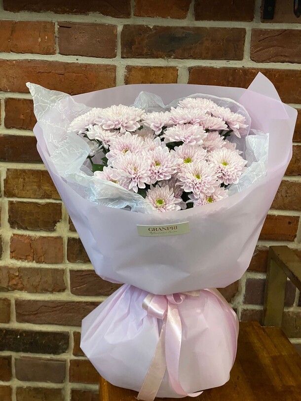 Нежная розовая хризантема, артикул F1371598 - 2365 рублей, доставка по городу. Flawery - доставка цветов