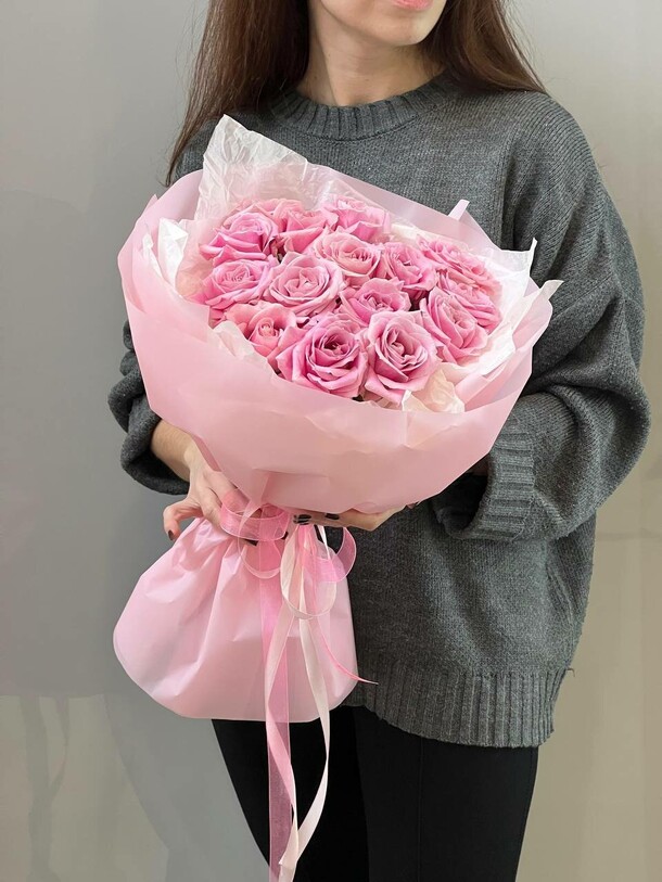 Букет из 15 розовых роз, артикул F1523076 - 4300 рублей, доставка по городу. Flawery - доставка цветов