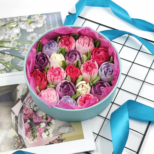 Зефир, подарок «царство тюльпана», артикул F1255269 - 5999 рублей, доставка по городу. Flawery - доставка цветов