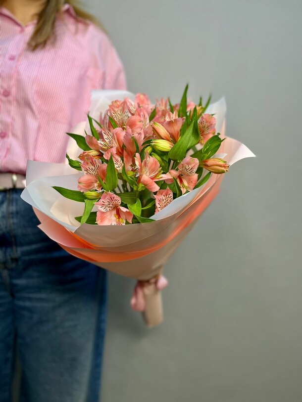 Розовые альстромерии, артикул F1283028 - 1050 рублей, доставка по городу. Flawery - доставка цветов