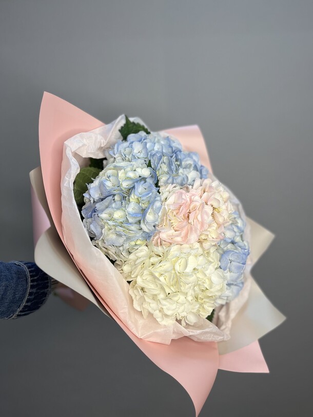 Букет из гортензий, артикул F1317665 - 4250 рублей, доставка по городу. Flawery - доставка цветов