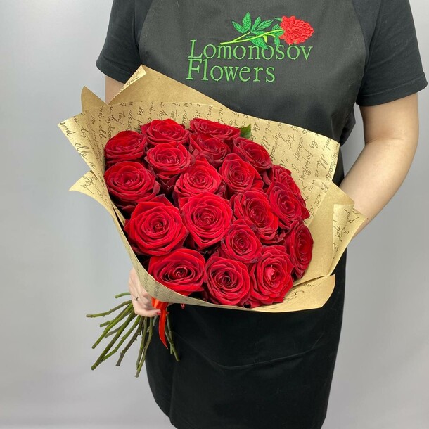 19 красных роз, артикул F1255784 - 4490 рублей, доставка по городу. Flawery - доставка цветов