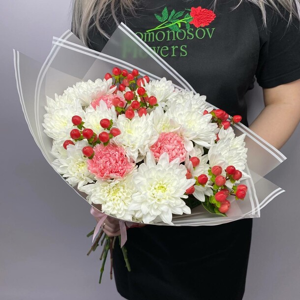 Авторский букет с хризантемами, артикул F1258108 - 4000 рублей, доставка по городу. Flawery - доставка цветов