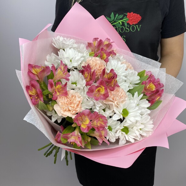 Букет из хризантем, альстромерий и гвоздик, артикул F1324487 - 3490 рублей, доставка по городу. Flawery - доставка цветов