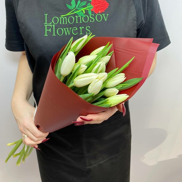 Букет из 15 белых тюльпанов, артикул F1387552 - 3490 рублей, доставка по городу. Flawery - доставка цветов