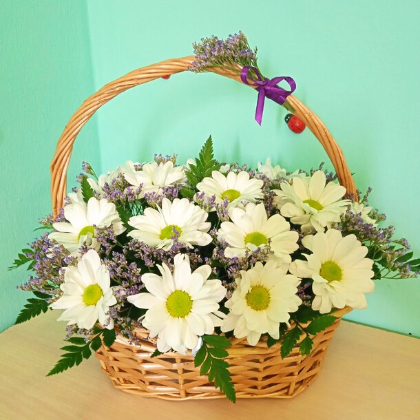 Корзина с хризантемой бакарди, артикул F1122689 - 3600 рублей, доставка по городу. Flawery - доставка цветов