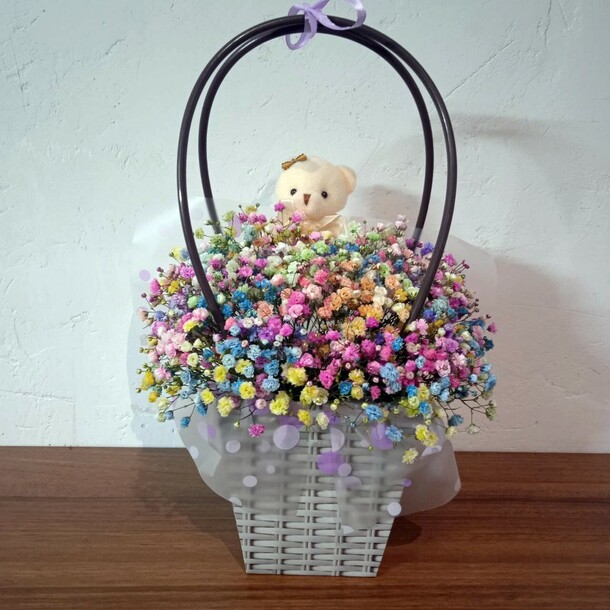 Гипсофила в сумочке с игрушкой, артикул F1165501 - 2400 рублей, доставка по городу. Flawery - доставка цветов