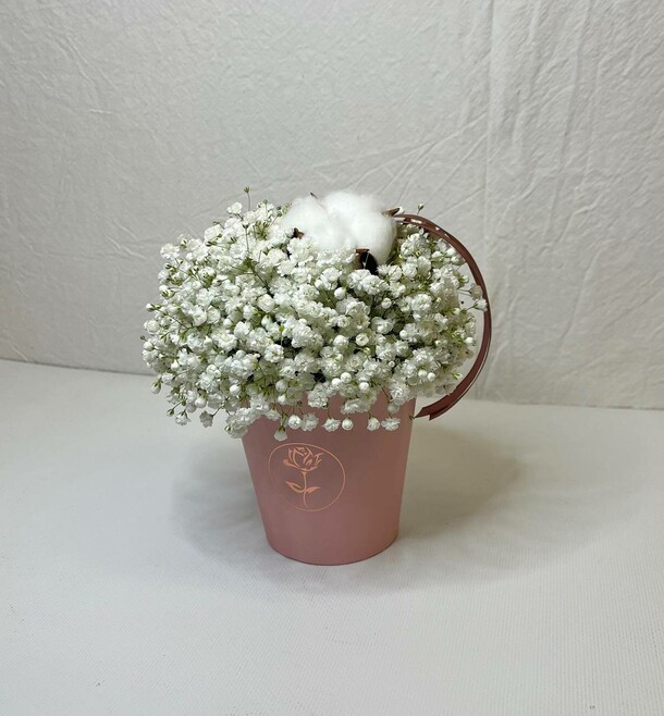 Букет гипсофила в стаканчике "крафтовый пломбир", артикул F1166798 - 2100 рублей, доставка по городу. Flawery - доставка цветов