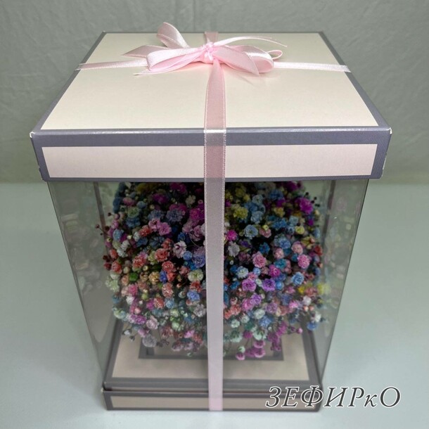 Радужная гипсофила в подарочной коробке 16х23, артикул F1167463 - 3450 рублей, доставка по городу. Flawery - доставка цветов