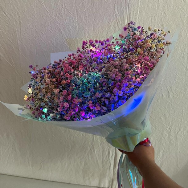 Светящийся букет радужной гипсофилы, артикул F1196777 - 5700 рублей, доставка по городу. Flawery - доставка цветов