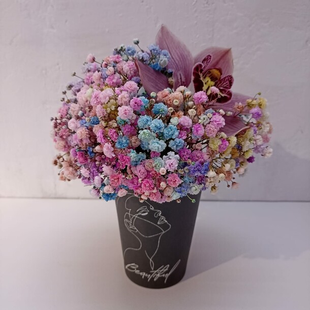 Гипсофила с орхидеей в стаканчике "прекрасная", артикул F1259052 - 2250 рублей, доставка по городу. Flawery - доставка цветов