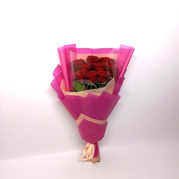 Букет из 9 роз в элегантной упаковке, артикул F1269873 - 3750 рублей, доставка по городу. Flawery - доставка цветов