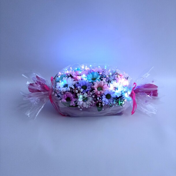 Букет конфетка- светлячок, артикул F1273175 - 3750 рублей, доставка по городу. Flawery - доставка цветов