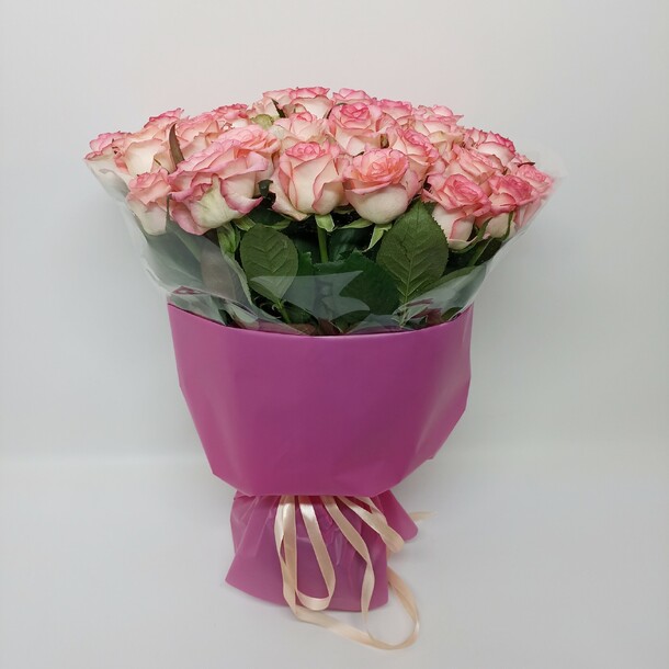 Букет 51 роза джумилия, артикул F1306090 - 19200 рублей, доставка по городу. Flawery - доставка цветов