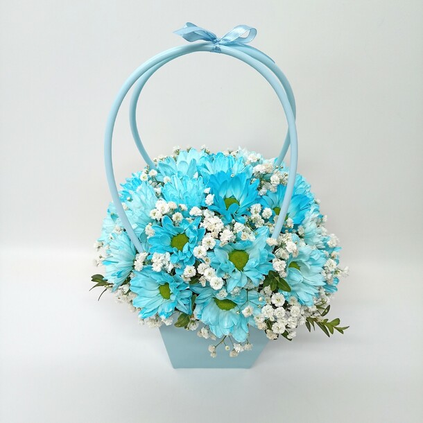 Сумочка хризантем мальвина, артикул F1306701 - 2400 рублей, доставка по городу. Flawery - доставка цветов