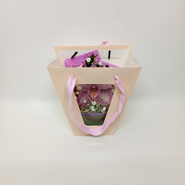 Сумочка с орхидеей, артикул F1420137 - 1400 рублей, доставка по городу. Flawery - доставка цветов