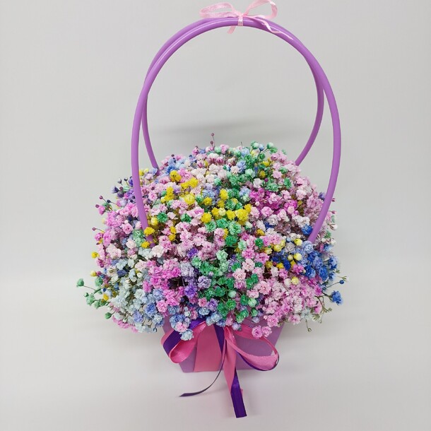 Радужная гипсофила в сумочке фуксия, артикул F1451529 - 2550 рублей, доставка по городу. Flawery - доставка цветов