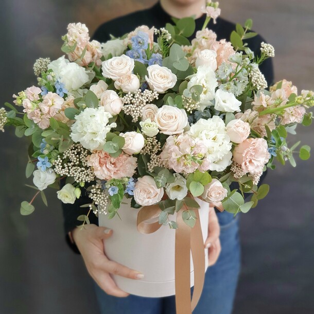 Нежный вальс, артикул F100609 - 13500 рублей, доставка по городу. Flawery - доставка цветов