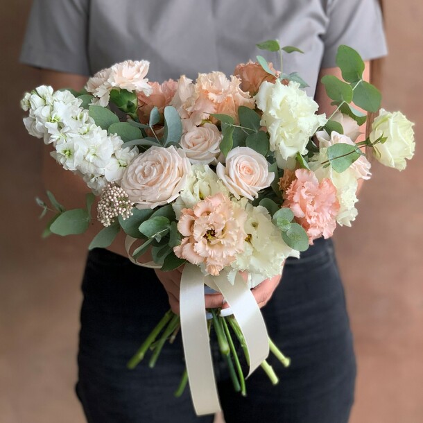 Цветочное благородство, артикул F116701 - 7000 рублей, доставка по городу. Flawery - доставка цветов