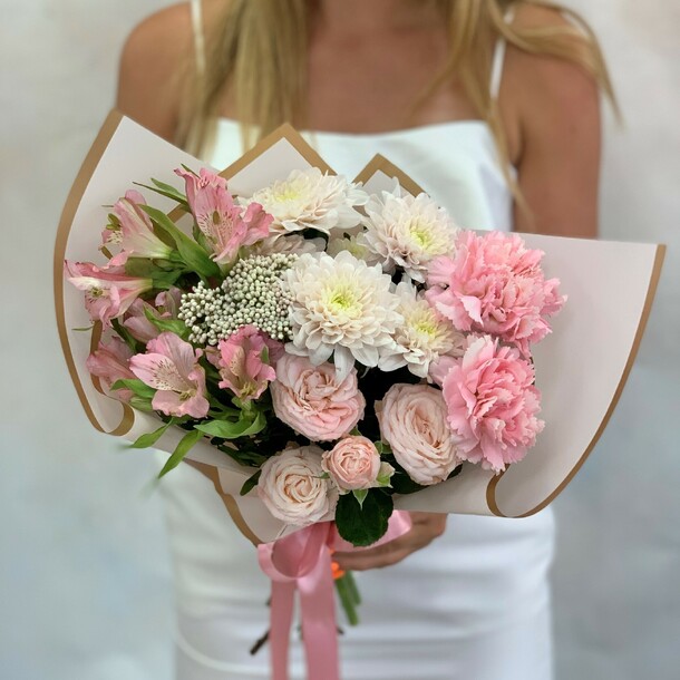 Цветущее знание, артикул F1211124 - 3200 рублей, доставка по городу. Flawery - доставка цветов