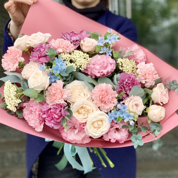 Сияющая улыбка l, артикул F84072 - 8790 рублей, доставка по городу. Flawery - доставка цветов