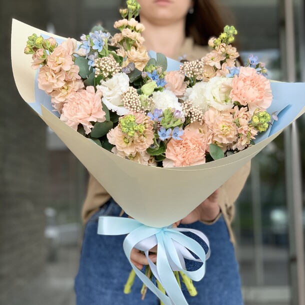 Нежный жемчуг, артикул F84073 - 7550 рублей, доставка по городу. Flawery - доставка цветов