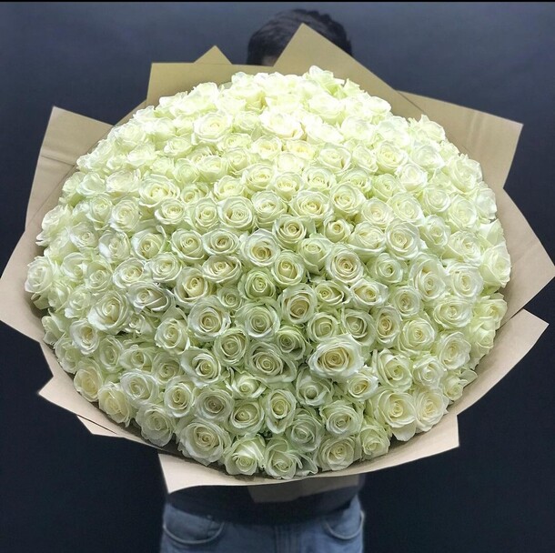 Букет из 201 белых роз 🤍, артикул F1087518 - 65206 рублей, доставка по городу. Flawery - доставка цветов