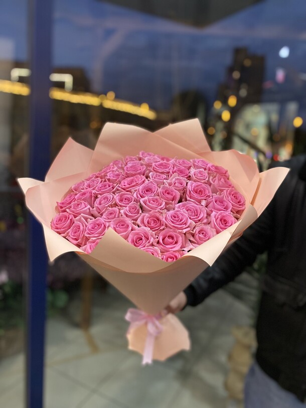 Аква 51 роза, артикул F1143484 - 19900 рублей, доставка по городу. Flawery - доставка цветов