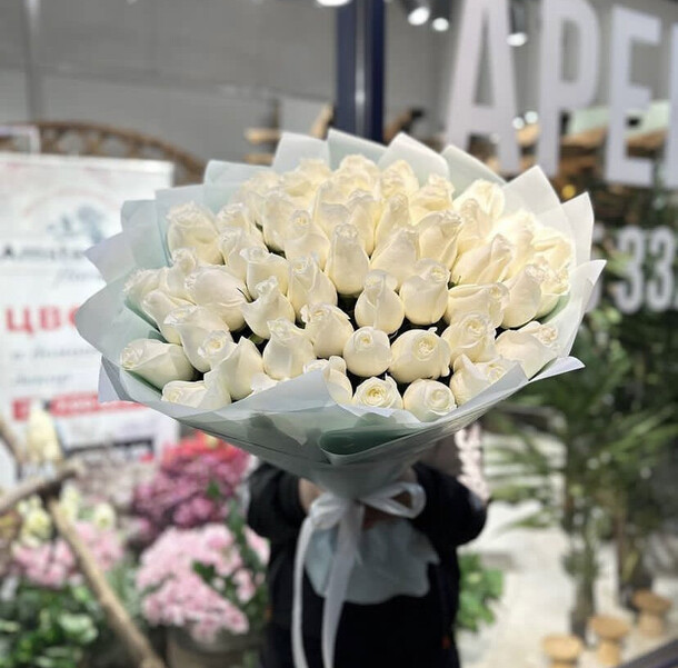 Роза эквадор 51, артикул F1204634 - 51776 рублей, доставка по городу. Flawery - доставка цветов