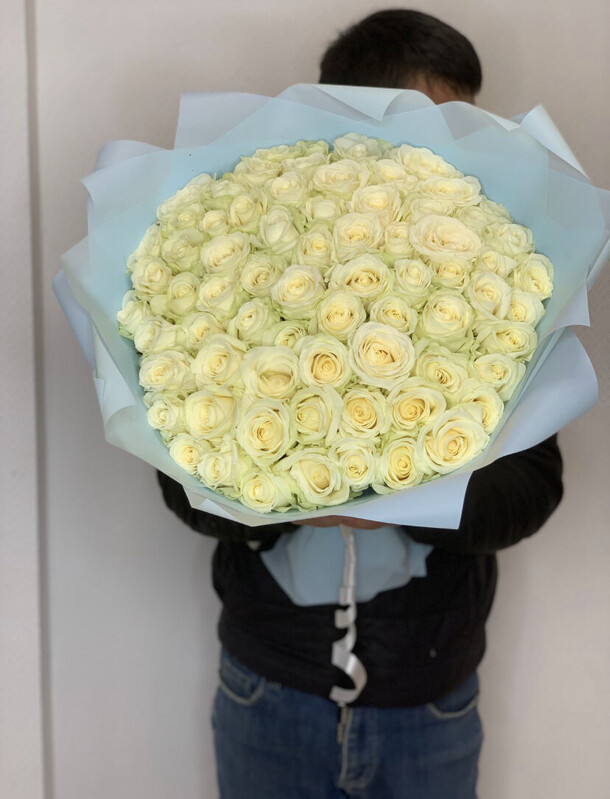 Букет из 51 роз, артикул F1221324 - 22976 рублей, доставка по городу. Flawery - доставка цветов