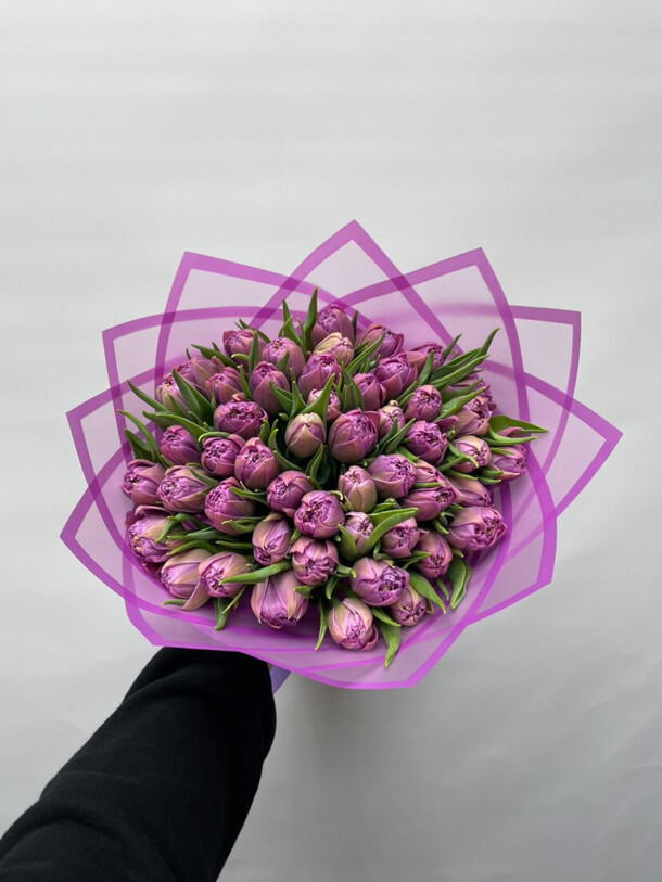 Тюльпаны пионовидные 51 шт, артикул F1260913 - 21900 рублей, доставка по городу. Flawery - доставка цветов