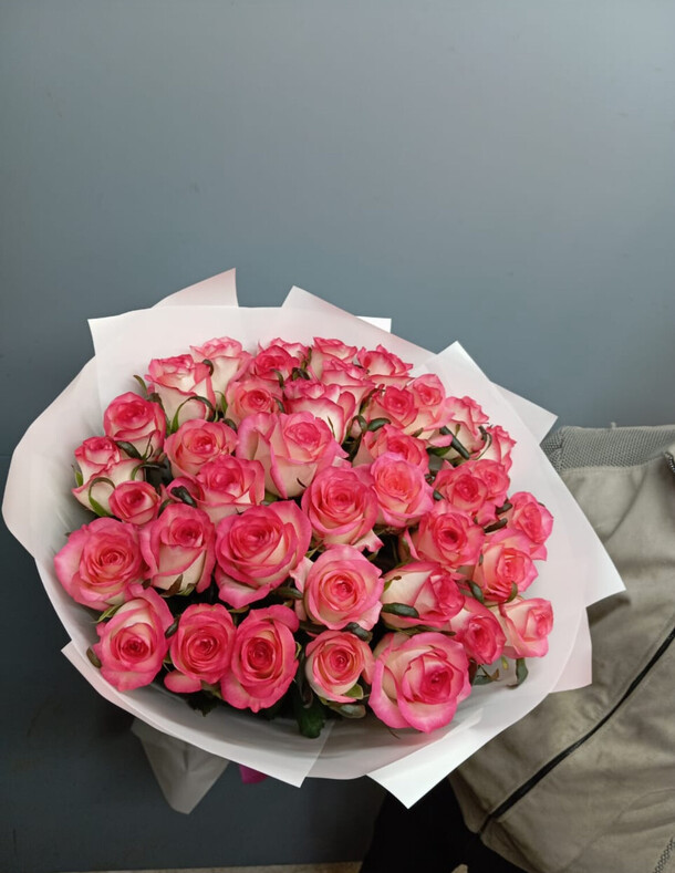 Букет 35 роза джумилия, артикул F1275129 - 14900 рублей, доставка по городу. Flawery - доставка цветов