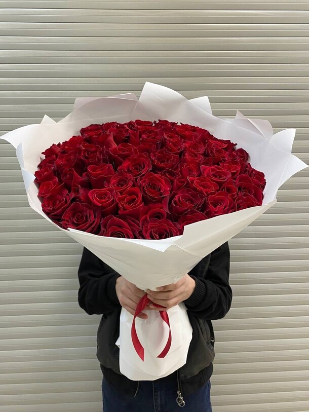 51 роза эквадор 🌹, артикул F1308657 - 29415 рублей, доставка по городу. Flawery - доставка цветов